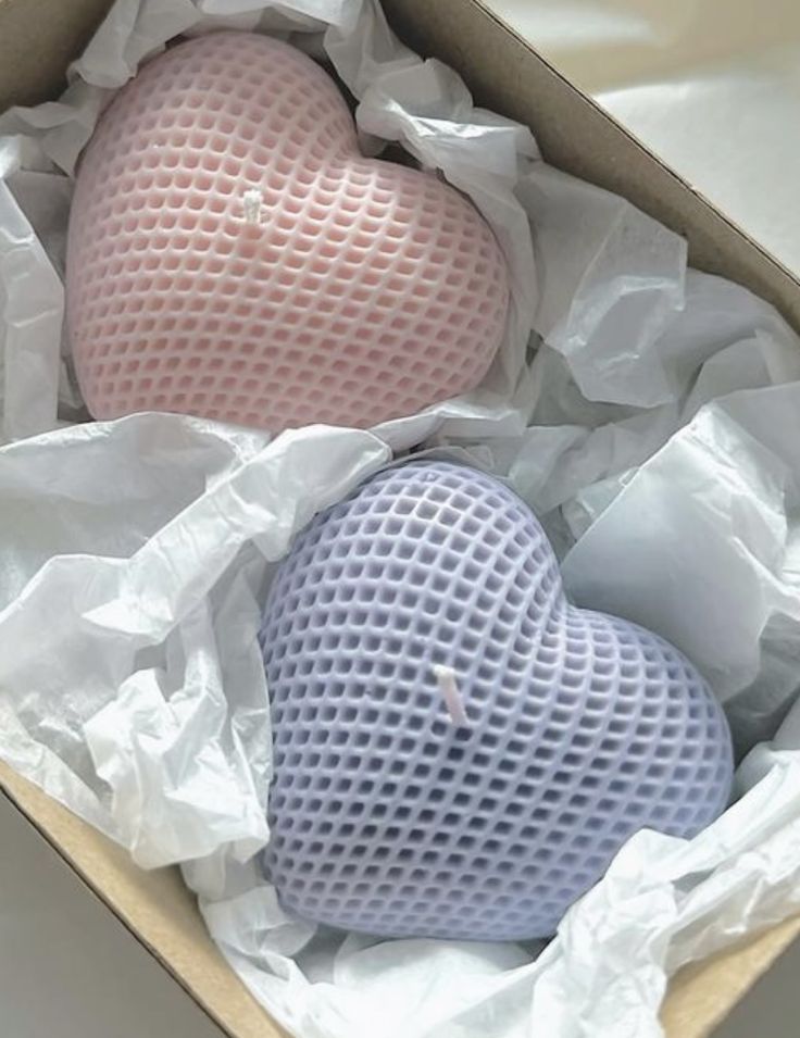 شمعة القلب معطرة بعطر ورد — صورة 3 من 4