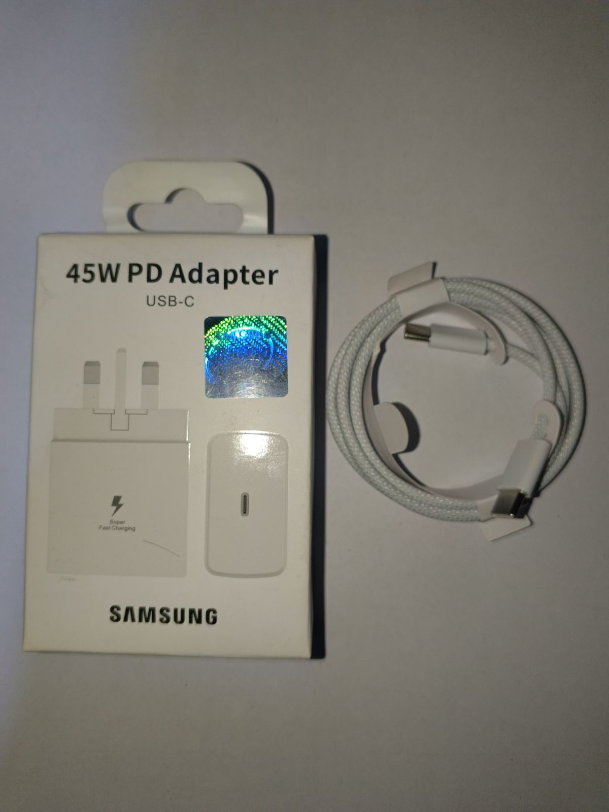 شاحنة هاتف 45W من سامسونك مع كيبل شحن type-c