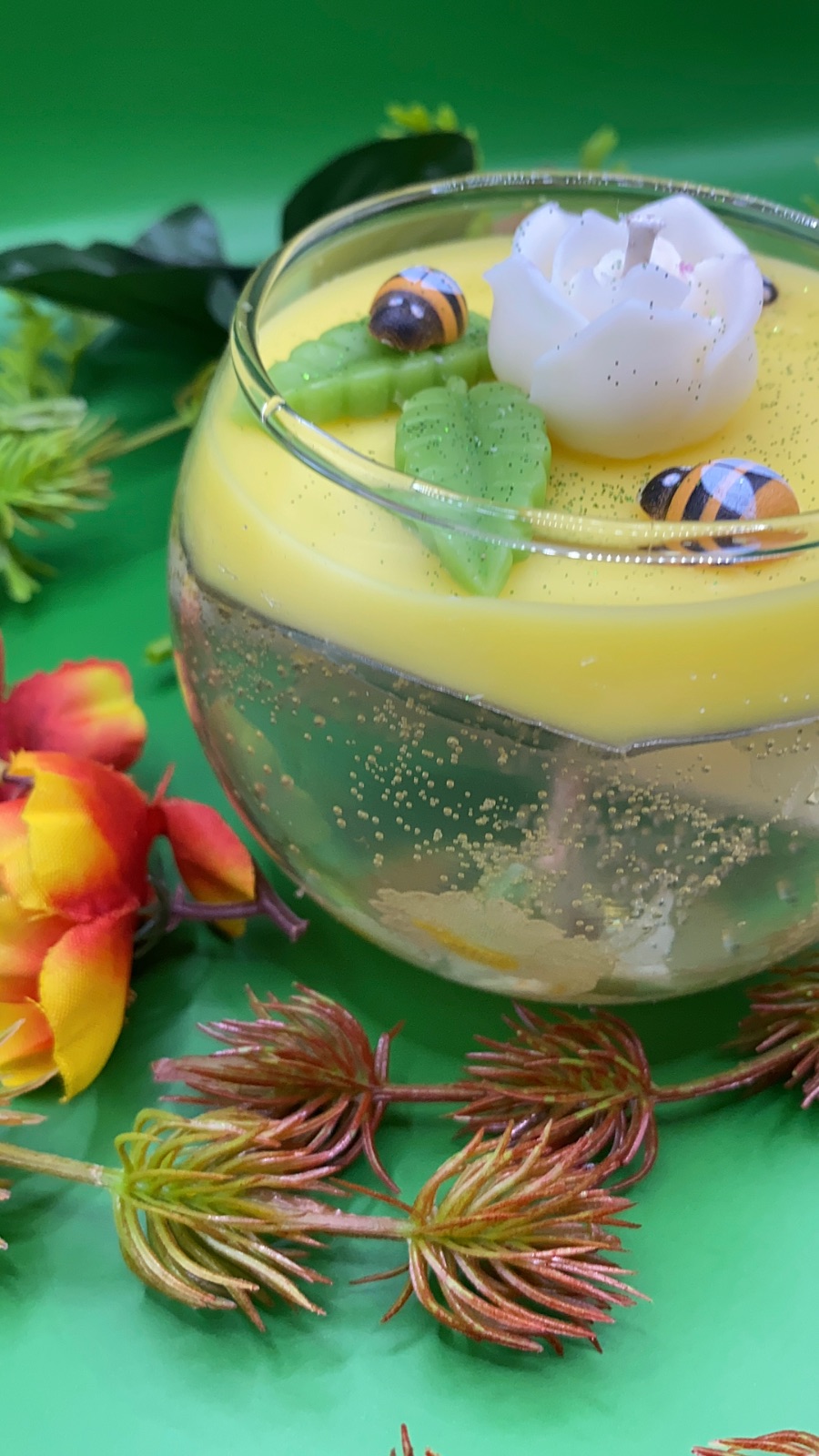 شمعة دورق معطرة ورد اقحوان — صورة 5 من 8