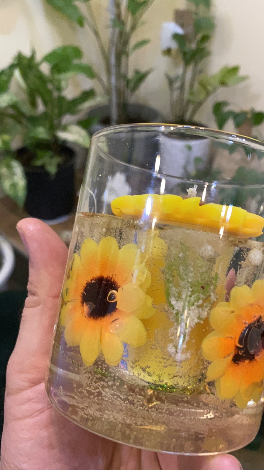 شمعة دوار الشمس المعطرة — صورة 5 من 10