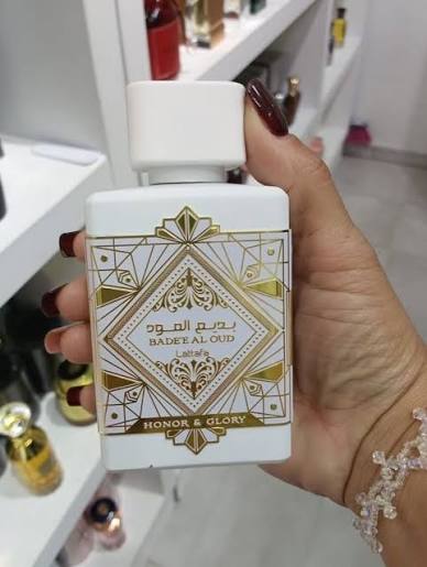Bade'e Al Oud Honor & Glory – بديع العود الأبيض — صورة 7 من 7