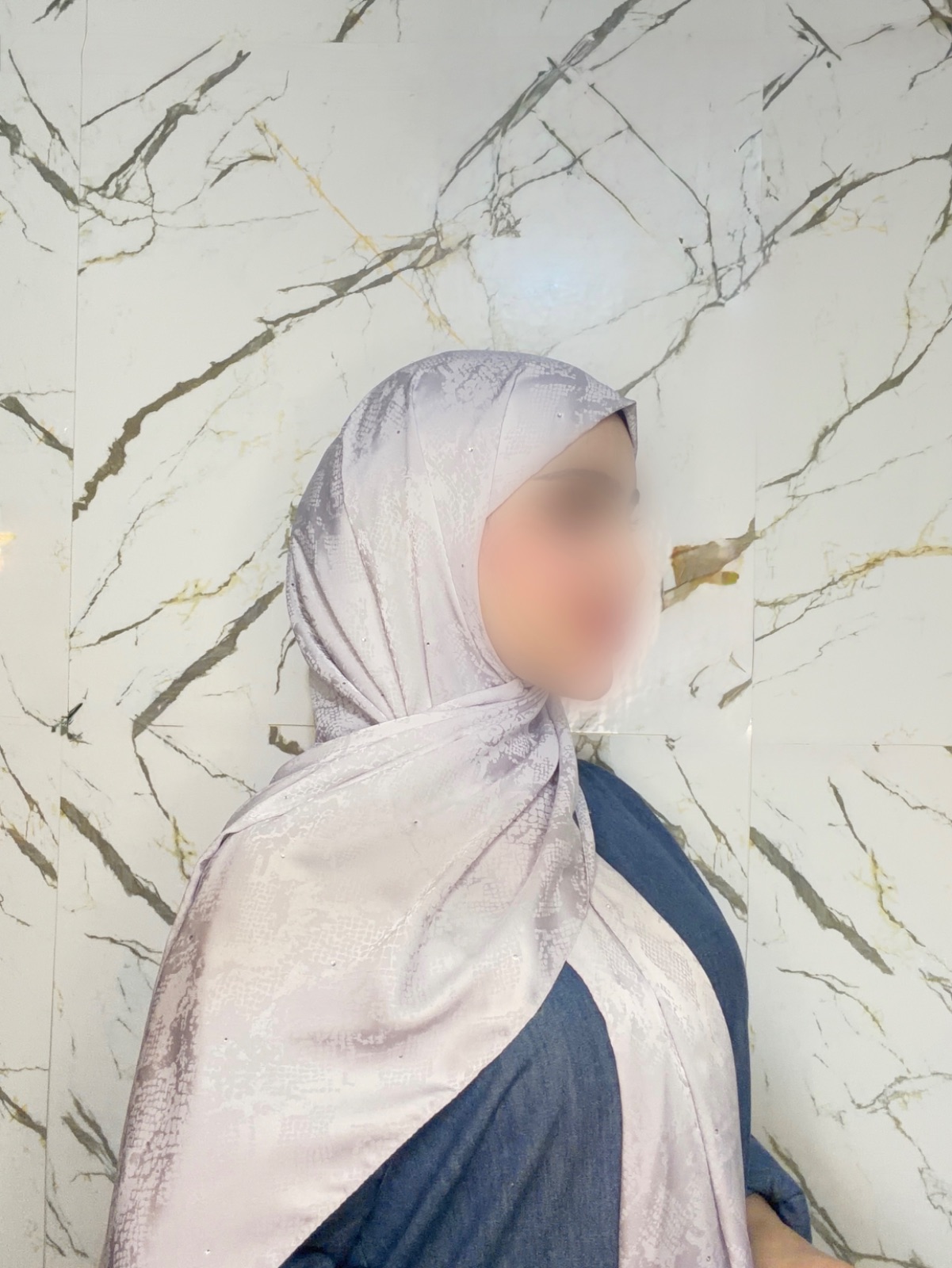 شال ستن مطبع كرستال — صورة 2 من 7