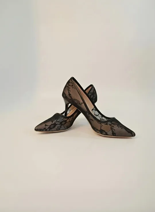 حذاء الدانتيل( قياس 40 وارتفاع 6cm)