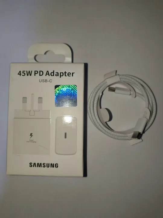 شاحنة هاتف 45W من سامسونك مع كيبل شحن type-c