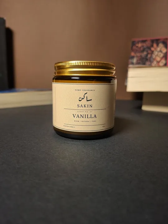 شمعة طبيعية برائحة الفانيلا